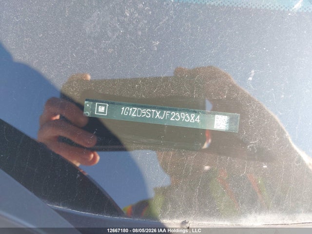 1G1ZD5STXJF239384 Chevrolet MALIBU LT