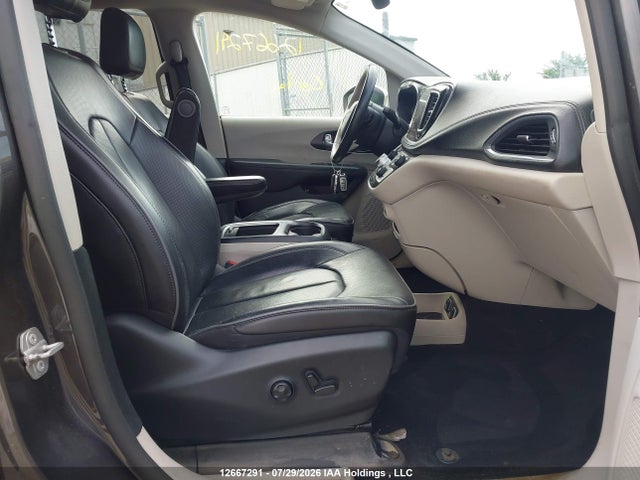 Chrysler Pacifica Hybrid Limited 2020 2C4RC1N75LR251973 Image 5