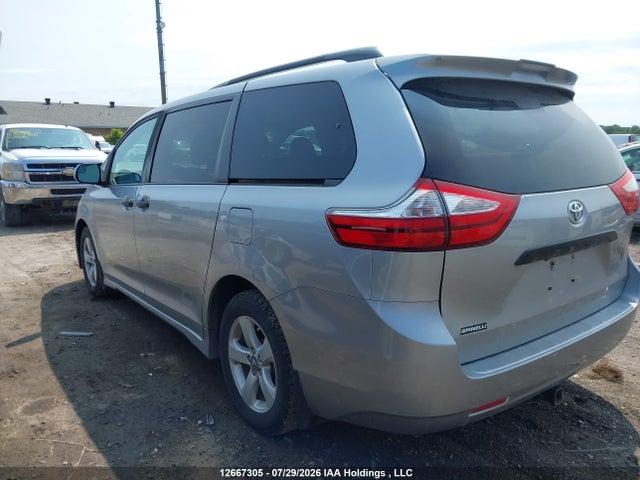 Aukcja sprzedaży 2018 Toyota Sienna L, vin: 5TDZZ3DC7JS957999, numer aukcji: 12667305
