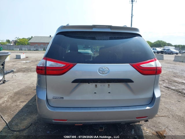 Aukcja sprzedaży 2018 Toyota Sienna L, vin: 5TDZZ3DC7JS957999, numer aukcji: 12667305