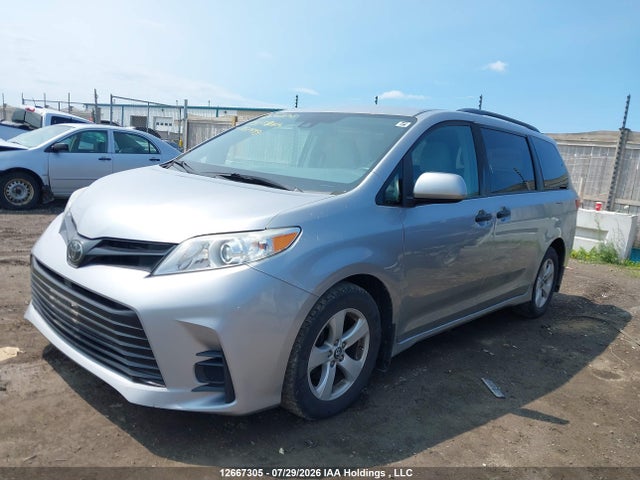 Aukcja sprzedaży 2018 Toyota Sienna L, vin: 5TDZZ3DC7JS957999, numer aukcji: 12667305