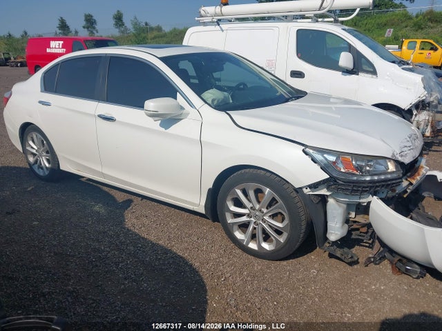 Honda Accord Touring 2015 1HGCR2F96FA804182 Image 14