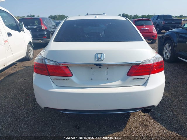 Honda Accord Touring 2015 1HGCR2F96FA804182 Image 17