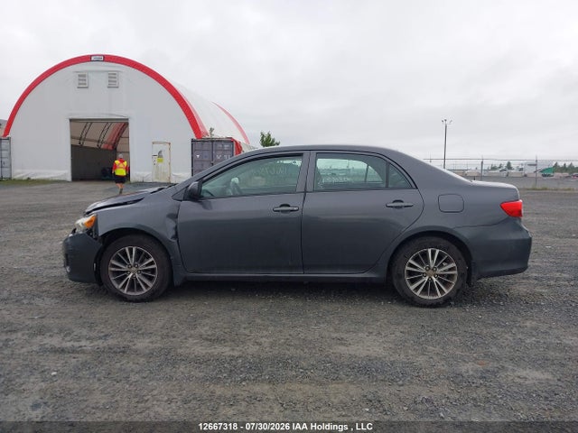 12667318 :رقم المزاد ، 2T1BU4EEXDC080900 vin ، 2013 Toyota Corolla Ce مزاد بيع