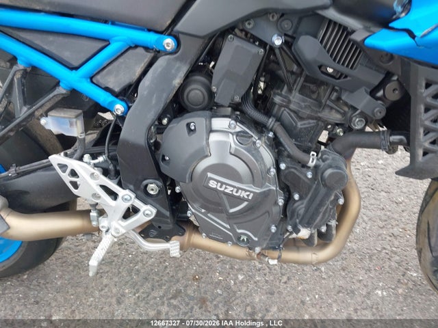 Продаж на аукціоні авто 2024 Suzuki Gsx800 R, vin: JS1EM11B9R7101360, номер лоту: 12667327