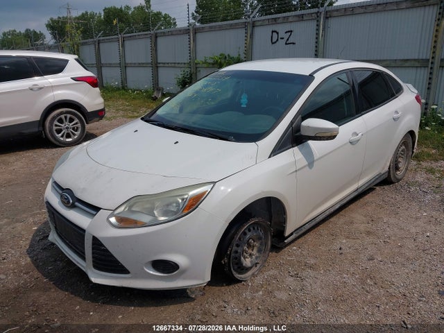 Ford Focus 2014 1FADP3F21EL220847 Image 2