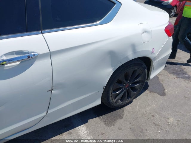 12667361 :رقم المزاد ، 1HGCT1B89FA800717 vin ، 2015 Honda Accord Ex-l-navi مزاد بيع