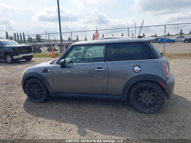 2010 Mini Cooper S მანქანა იყიდება აუქციონზე, vin: WMWMF7C51ATX41948, აუქციონის ნომერი: 12667375