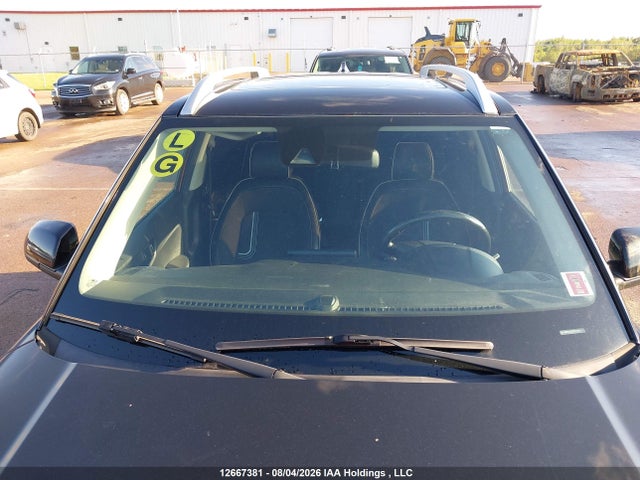 KMHRC8A32NU136809 Hyundai Venue Ultimate With Black Interior