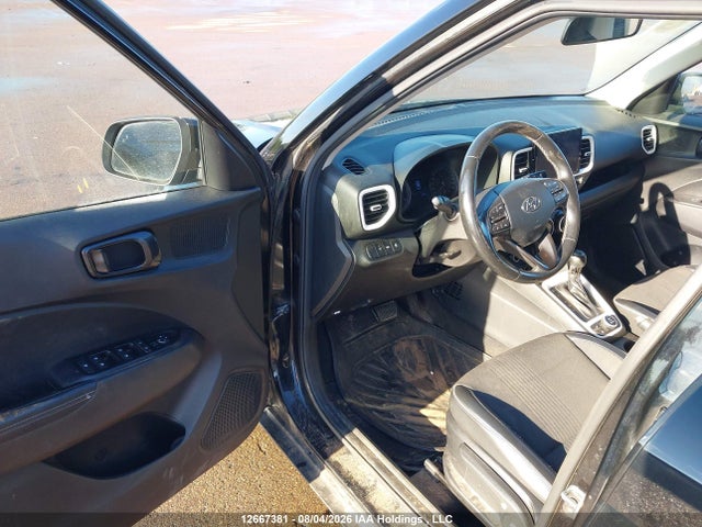 KMHRC8A32NU136809 Hyundai Venue Ultimate With Black Interior