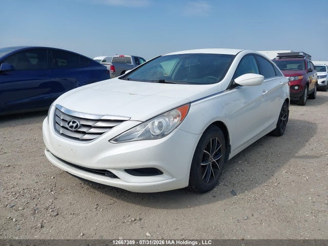 2011 Hyundai Sonata Gls მანქანა იყიდება აუქციონზე, vin: 5NPEB4ACXBH213284, აუქციონის ნომერი: 12667389