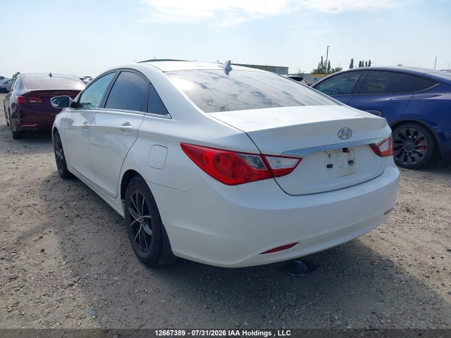 2011 Hyundai Sonata Gls მანქანა იყიდება აუქციონზე, vin: 5NPEB4ACXBH213284, აუქციონის ნომერი: 12667389