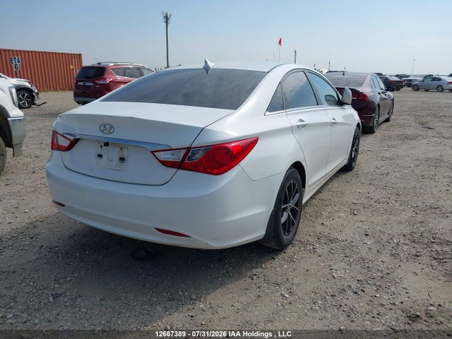 2011 Hyundai Sonata Gls მანქანა იყიდება აუქციონზე, vin: 5NPEB4ACXBH213284, აუქციონის ნომერი: 12667389