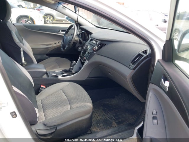2011 Hyundai Sonata Gls მანქანა იყიდება აუქციონზე, vin: 5NPEB4ACXBH213284, აუქციონის ნომერი: 12667389