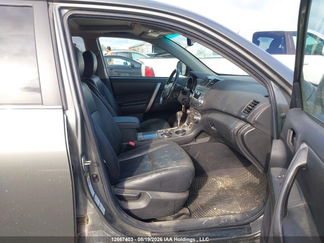 12667403 :رقم المزاد ، 5TDBK3EHXBS042212 vin ، 2011 Toyota Highlander مزاد بيع