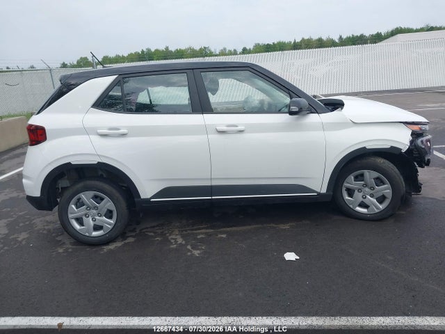 Hyundai Venue Essential W/two-tone 2025 KMHRB8A33SU394531 Image 12