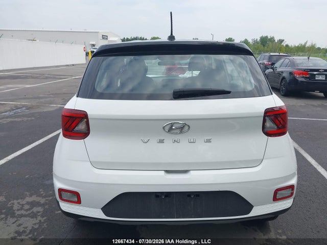 Hyundai Venue Essential W/two-tone 2025 KMHRB8A33SU394531 Image 15