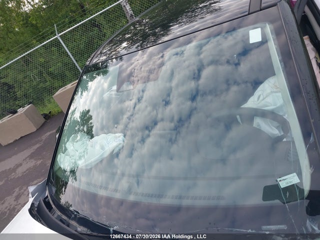 Hyundai Venue Essential W/two-tone 2025 KMHRB8A33SU394531 Image 16