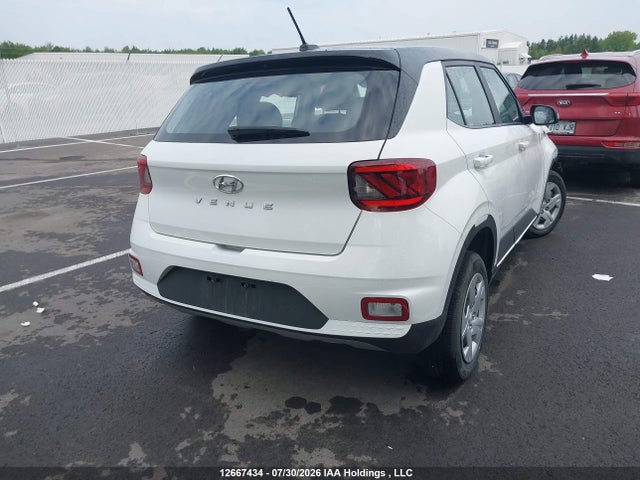 Hyundai Venue Essential W/two-tone 2025 KMHRB8A33SU394531 Image 4