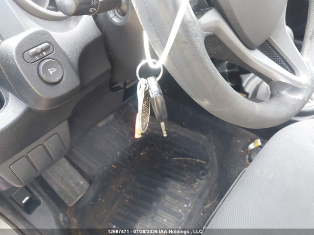 12667471 :رقم المزاد ، JHMGE8H5XAC801225 vin ، 2010 Honda Fit Lx مزاد بيع