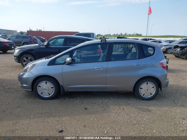 12667471 :رقم المزاد ، JHMGE8H5XAC801225 vin ، 2010 Honda Fit Lx مزاد بيع