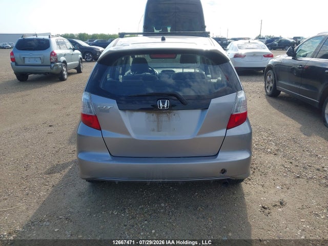 12667471 :رقم المزاد ، JHMGE8H5XAC801225 vin ، 2010 Honda Fit Lx مزاد بيع