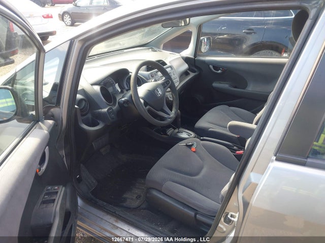 12667471 :رقم المزاد ، JHMGE8H5XAC801225 vin ، 2010 Honda Fit Lx مزاد بيع