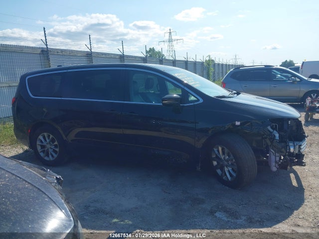 Chrysler Pacifica Limited 2026 2C4RC1GG2TR226719 Image 14