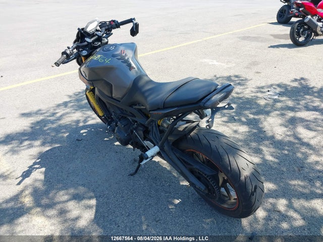 Yamaha FZ09 2015 JYARN33N1FA001075 Image 3