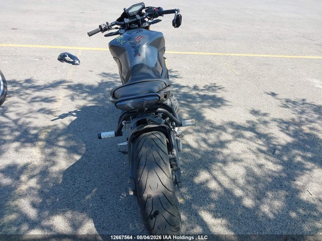 Yamaha FZ09 2015 JYARN33N1FA001075 Image 6