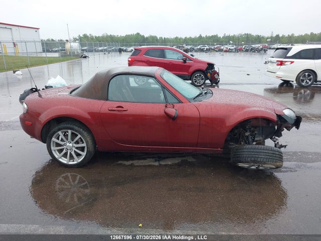 12667596 :رقم المزاد ، JM1NC25F070135687 vin ، 2007 Mazda Mx-5 Miata مزاد بيع