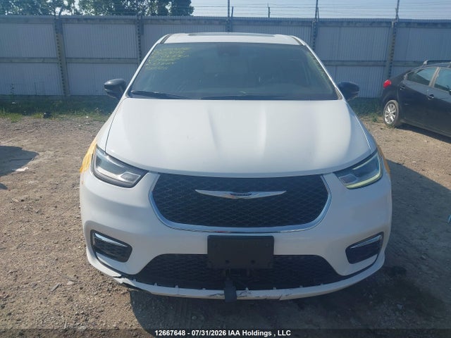 Chrysler Pacifica Limited 2026 2C4RC1GG3TR215647 Image 13