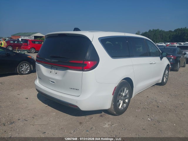 Chrysler Pacifica Limited 2026 2C4RC1GG3TR215647 Image 4
