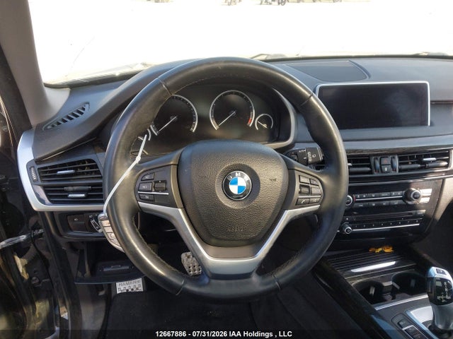 BMW X5 50i 2014 5UXKR6C59E0C03471 Image 16