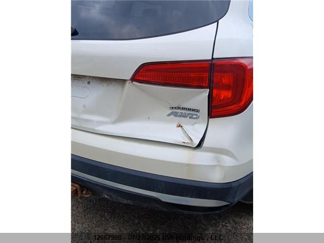 2016 Honda Pilot Touring მანქანა იყიდება აუქციონზე, vin: 5FNYF6H98GB511023, აუქციონის ნომერი: 12667998
