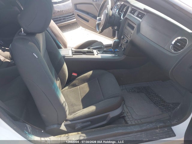Продаж на аукціоні авто 2014 Ford Mustang V6, vin: 1ZVBP8AM7E5220716, номер лоту: 12668004