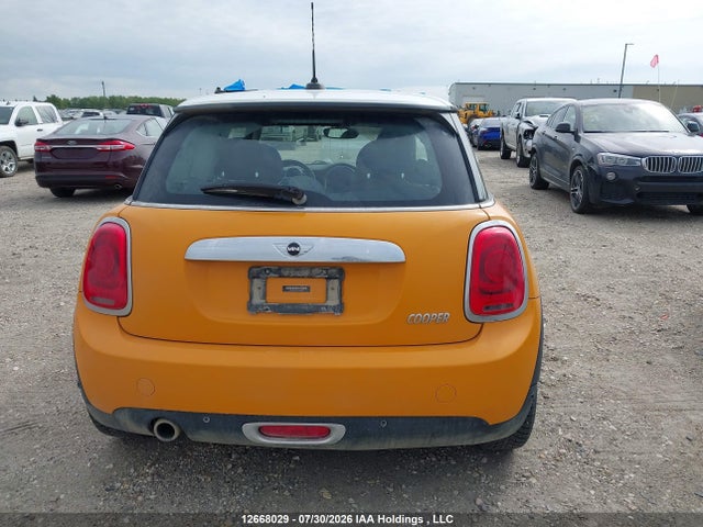 Mini 3 Door Cooper 2015 WMWXM5C59F3A58350 Image 16