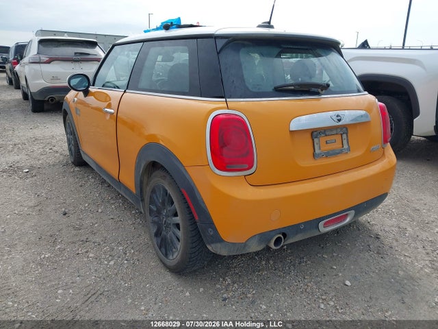 Mini 3 Door Cooper 2015 WMWXM5C59F3A58350 Image 3