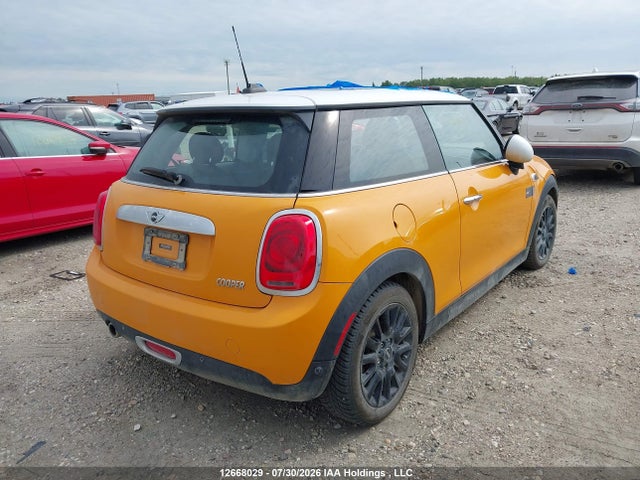 Mini 3 Door Cooper 2015 WMWXM5C59F3A58350 Image 4