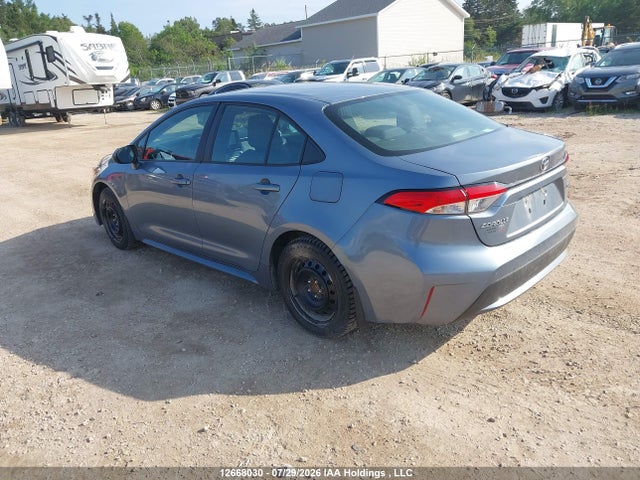 Toyota COROLLA LE 2022 5YFBPMBE8NP302055 Image 3