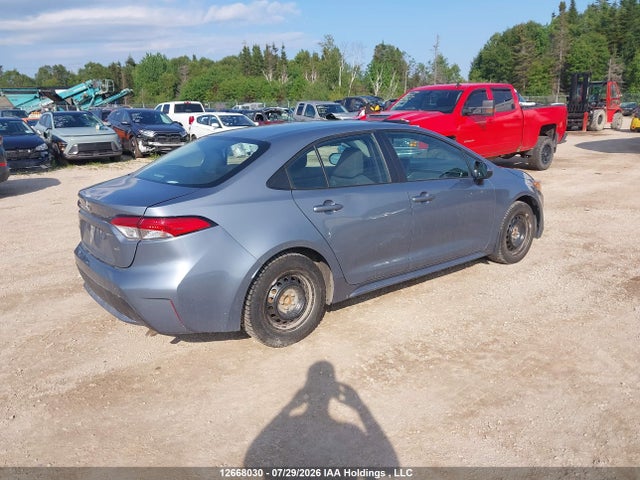 Toyota COROLLA LE 2022 5YFBPMBE8NP302055 Image 4