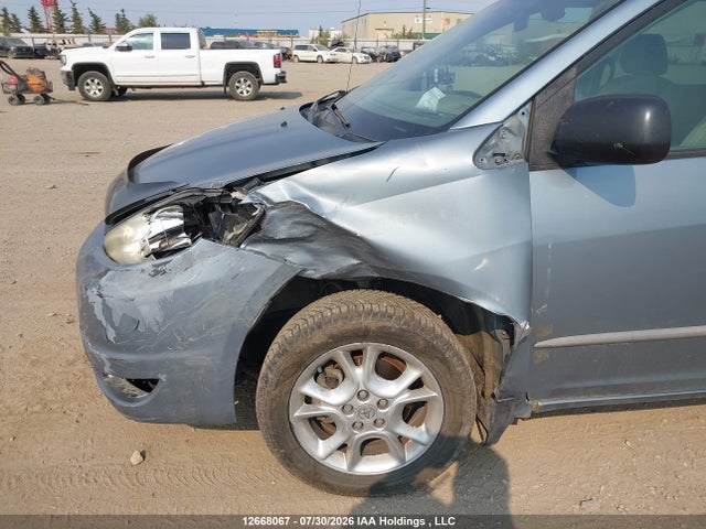 2005 Toyota Sienna Ce მანქანა იყიდება აუქციონზე, vin: 5TDBA29C95S032951, აუქციონის ნომერი: 12668067