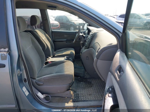 2005 Toyota Sienna Ce მანქანა იყიდება აუქციონზე, vin: 5TDBA29C95S032951, აუქციონის ნომერი: 12668067