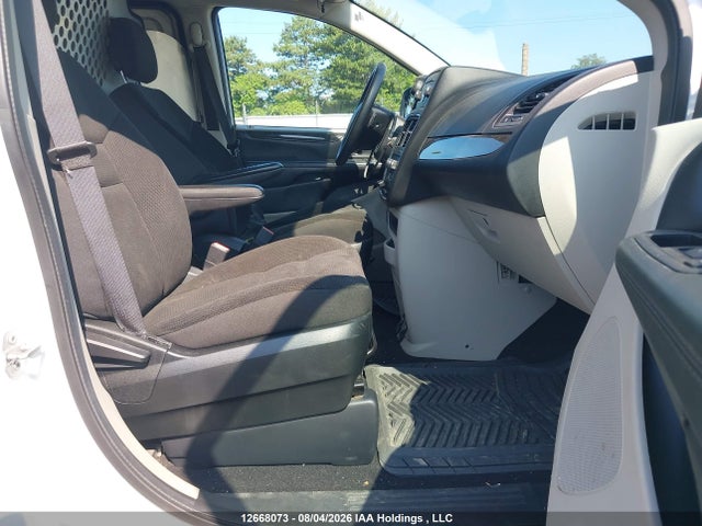 12668073 :رقم المزاد ، 2C4RDGBGXJR163762 vin ، 2018 Dodge Grand Caravan Se مزاد بيع