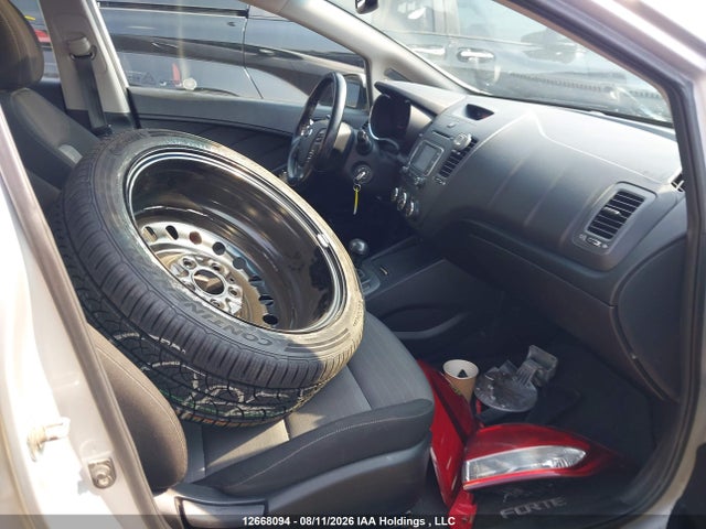 Продаж на аукціоні авто 2016 Kia Forte 2.0l Ex/2.0l Lx+, vin: KNAFX5A89G5647238, номер лоту: 12668094