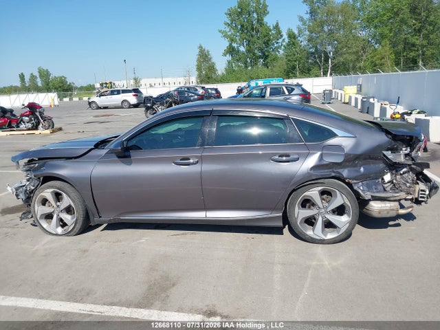 1HGCV1F97JA800642 Honda Accord Touring