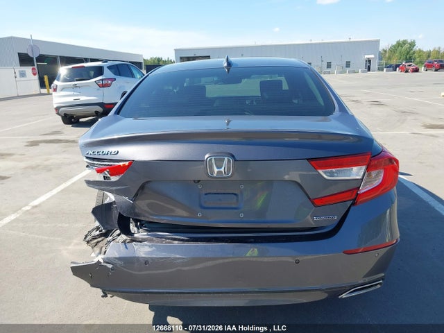 1HGCV1F97JA800642 Honda Accord Touring