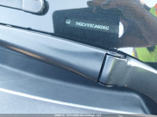 1HGCV1F97JA800642 Honda Accord Touring