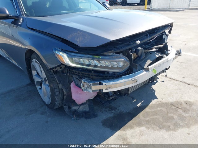 1HGCV1F97JA800642 Honda Accord Touring
