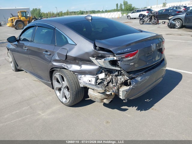 1HGCV1F97JA800642 Honda Accord Touring